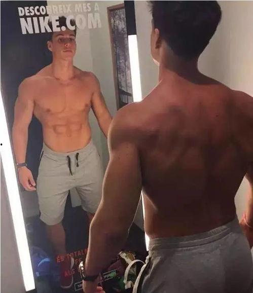 肌肉男裸体生活照,展现男性健美风采的瞬间